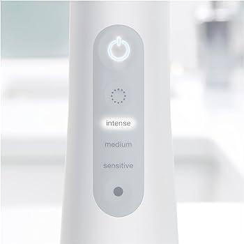 Irigator oral fără fir Oral-B AquaCare 6, 3 duze de schimb, agent de curățare interdentară, curățare delicată a dinților și gingii sănătoase, tehnologie Oxyjet, 3 moduri pentru îngrijirea dentară, cadou bărbat/femeie, alb/gri