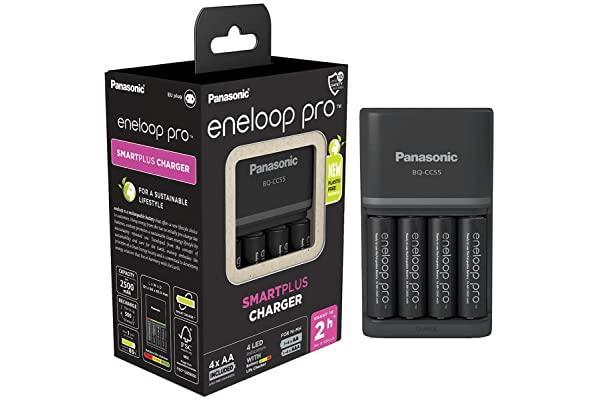Panasonic eneloop SmartPlus 52055E40 Incarcator pentru 1-4 baterii AA/AAA NI-MH cu 4 indicatoare LED si 10 functii de securitate, Include baterii AA/Mignon, minim 2500 mAh, negru