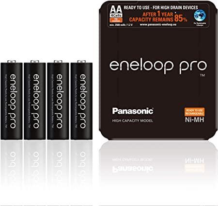 Panasonic eneloop SmartPlus 52055E40 Incarcator pentru 1-4 baterii AA/AAA NI-MH cu 4 indicatoare LED si 10 functii de securitate, Include baterii AA/Mignon, minim 2500 mAh, negru