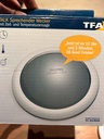 TFA Dostmann Ceas deșteptător vorbitor TALK, 60.2008, cu anunț de timp și temperatură, pentru deficiențe de vedere, volum reglabil, argintiu, plastic, L 126 x L 45 x H 126 mm